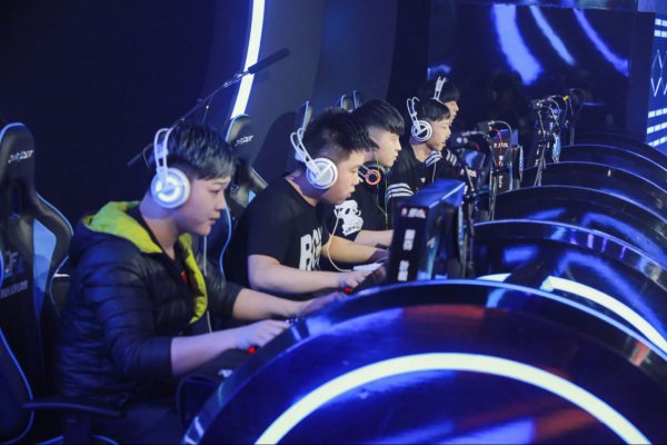 许多年轻才 许多年轻才